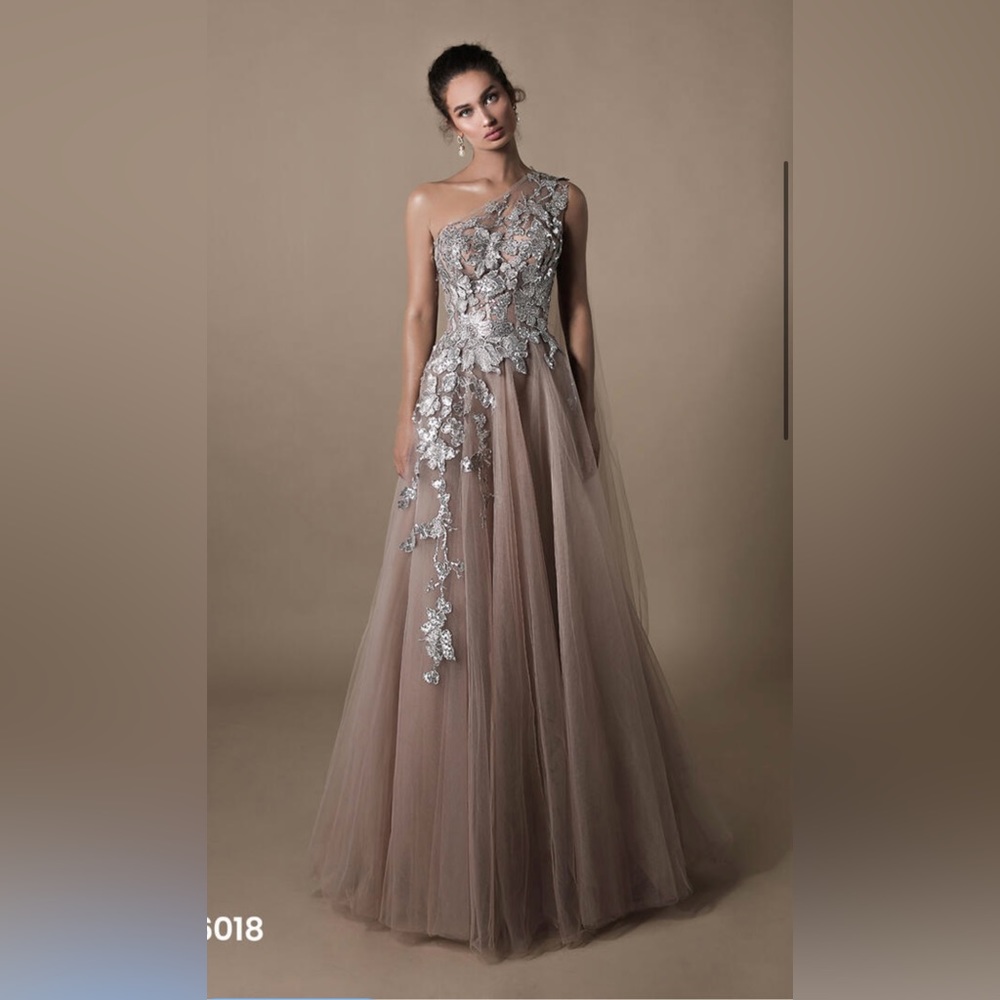 Tarik Ediz gown. Dusty rose w/ silver appliqué. Fits size 6